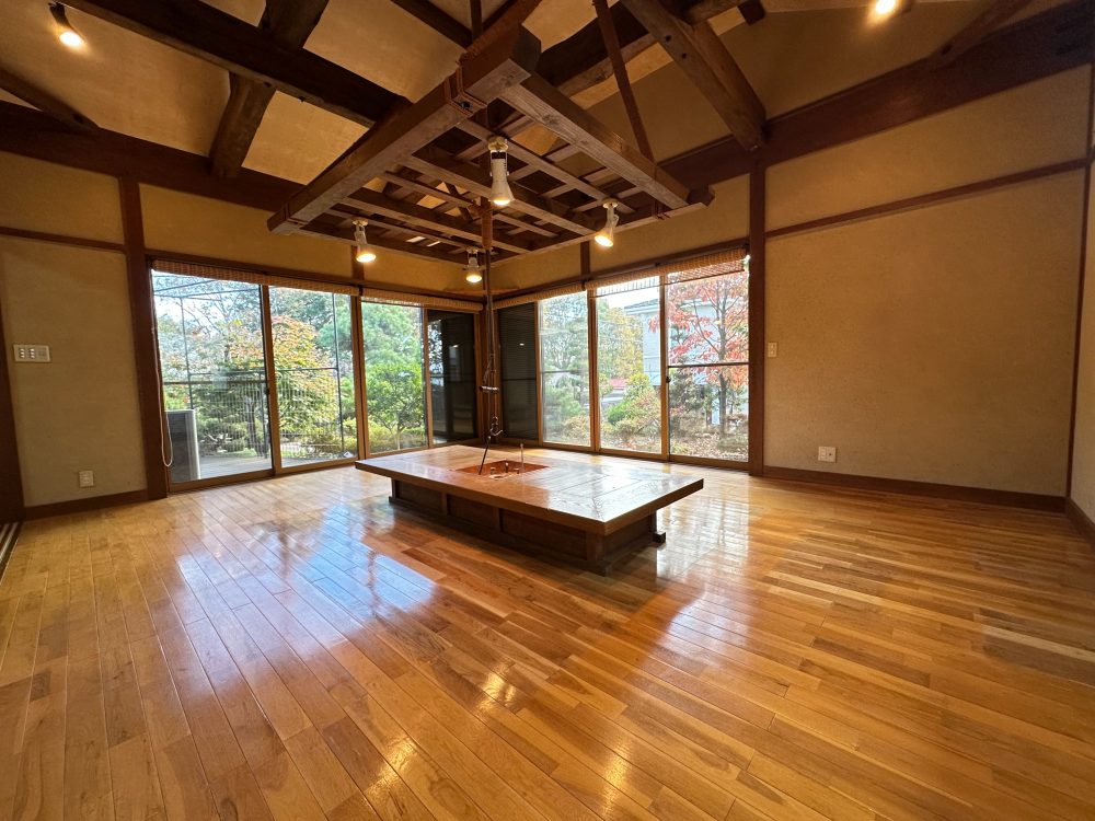 東御市 和 2階建 ５ＬＤＫ 中古一戸建て
