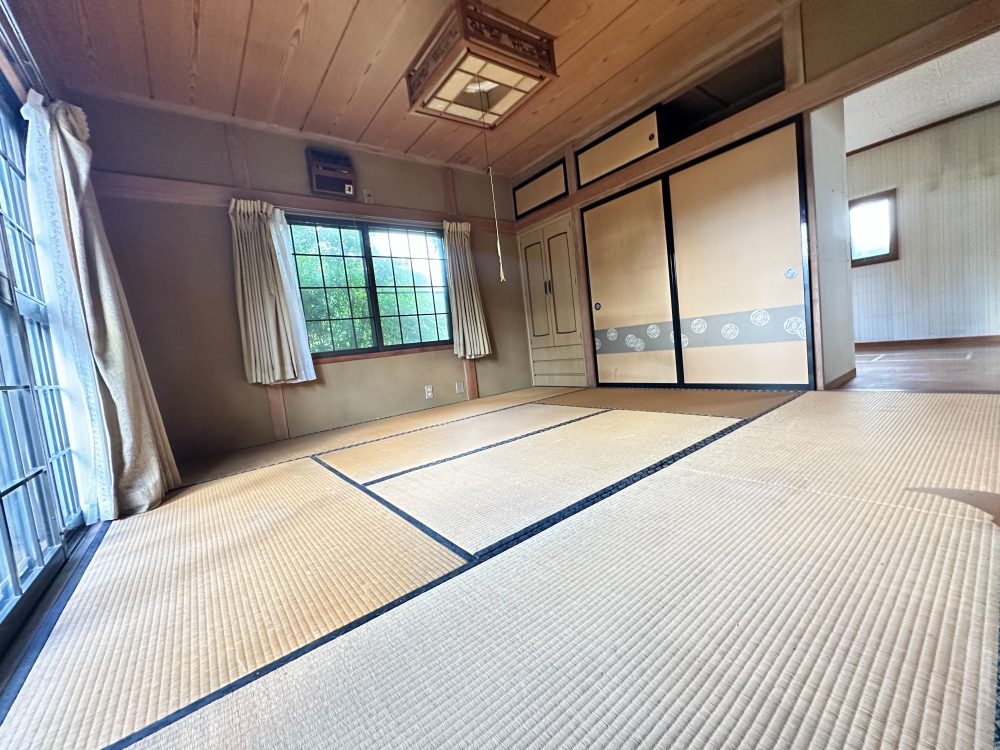 千曲市 大字若宮（戸倉駅） 2階建 ６ＬＤＫ　中古一戸建て