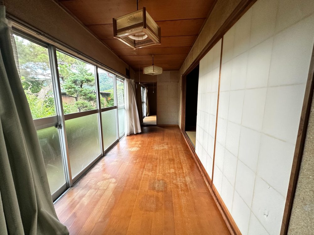 千曲市 大字若宮（戸倉駅） 2階建 ６ＬＤＫ　中古一戸建て